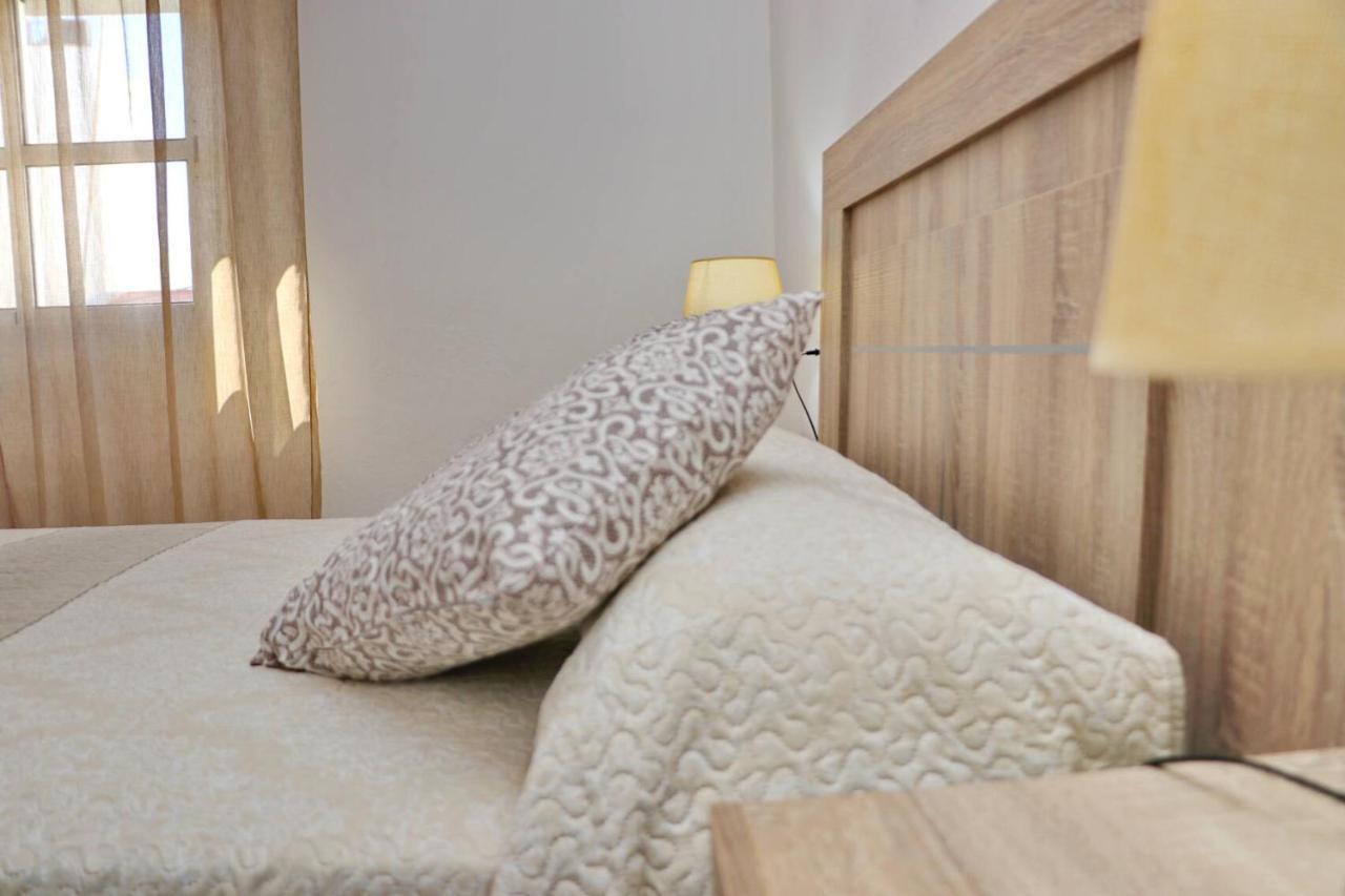 Apartamento Cortes 科尼尔-德拉弗龙特拉 外观 照片
